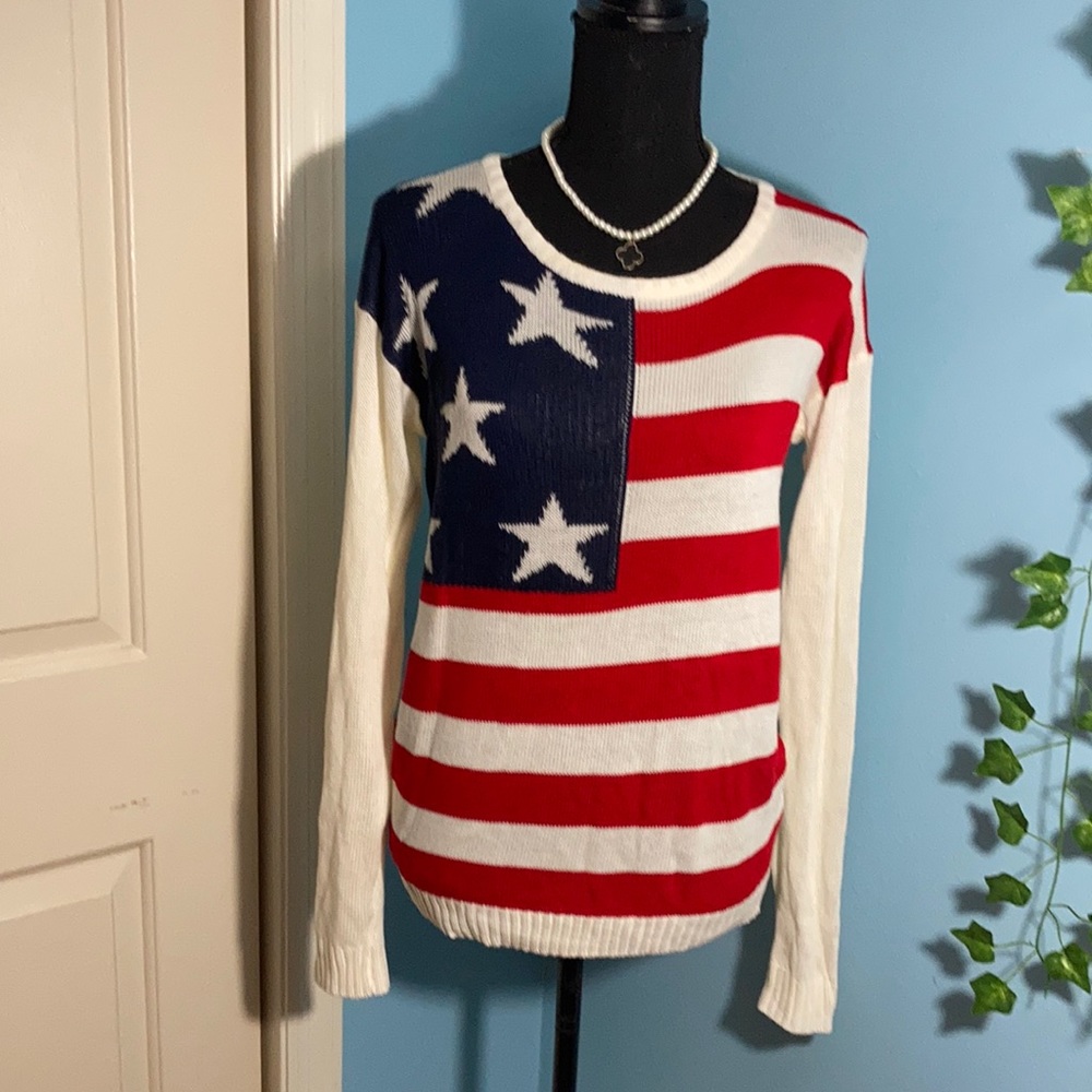 The classic American flag sweater, size lg, worn 1